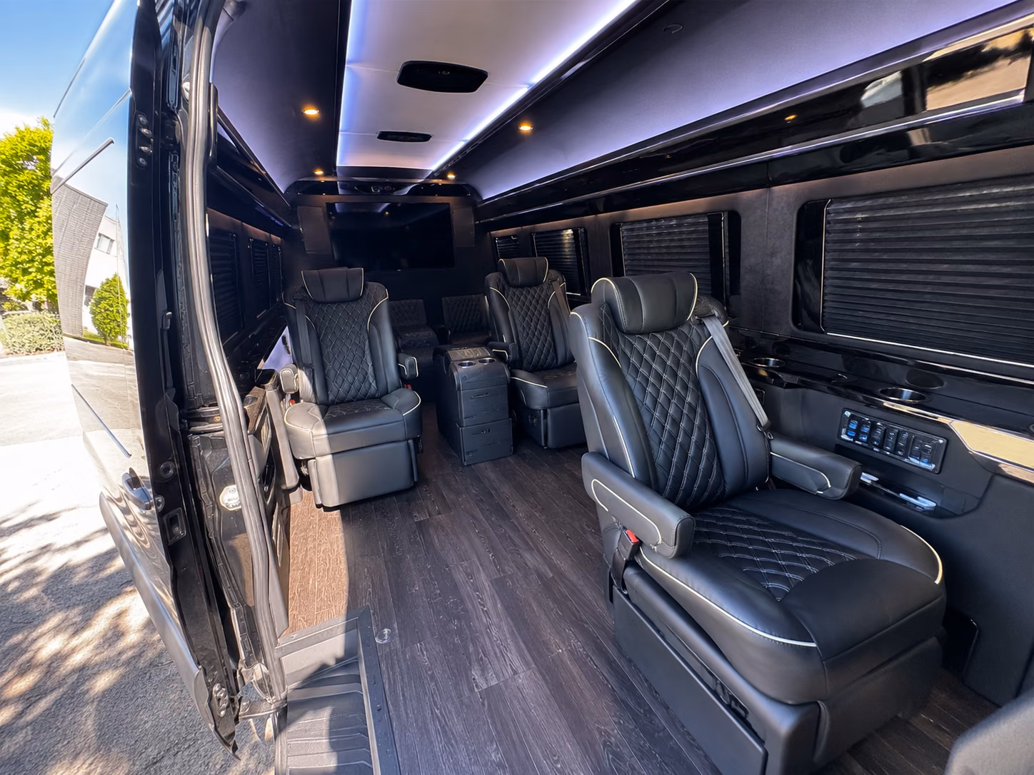 find the perfect transportation for your next airport transfer 2